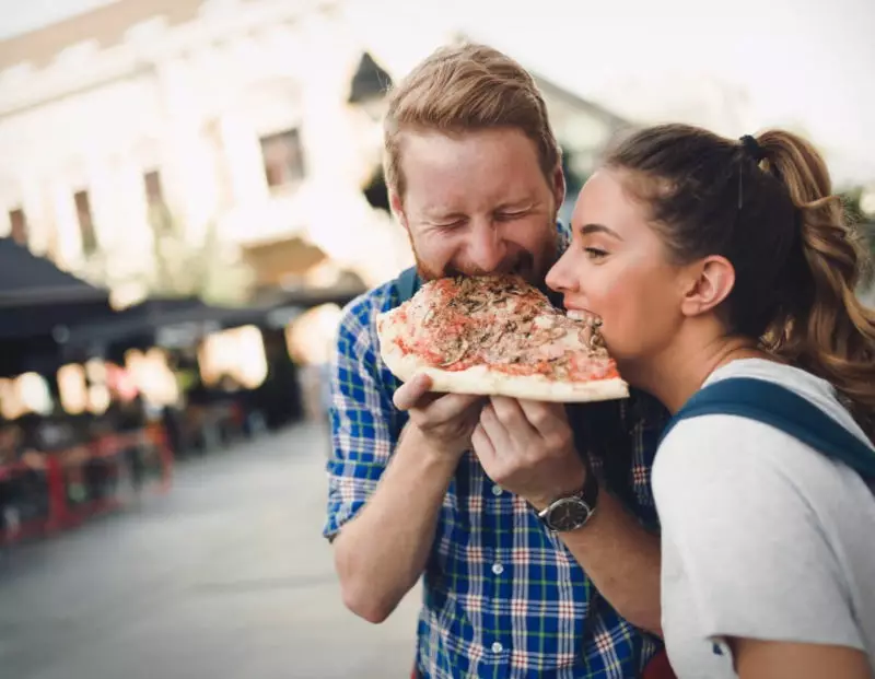 intuitive eating couple pizza