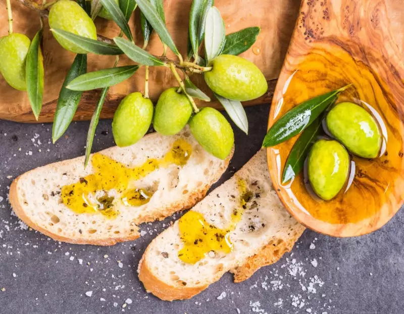 mediterranean olive oil bruscheta